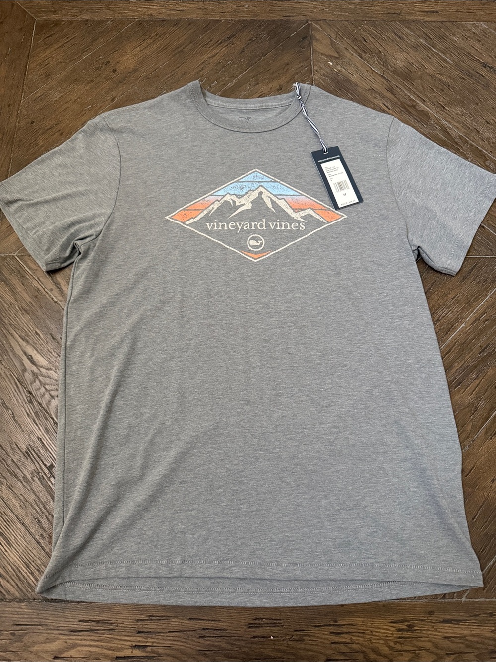 Vineyard Vines Gray Short Sleeve Mountain Graphic Tee - Medium